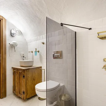 Armel Homes Galata
