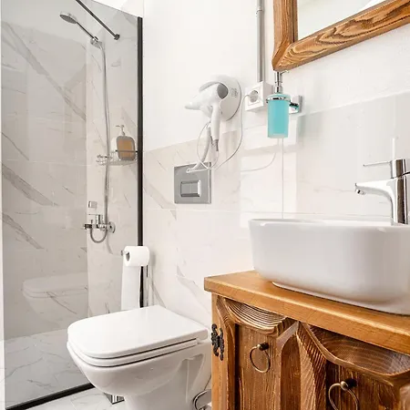 Armel Homes Galata